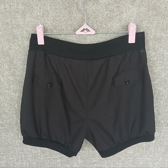 Black Bloomer-style Shorts w/ Pockets - Picture 2 of 4